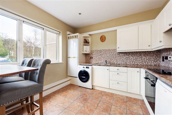 2 Hillcrest Manor, Templeogue, Dublin 6w