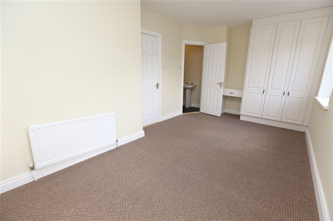 44 Shrewsbury Manor, Greenhills, Drogheda, Co. Louth