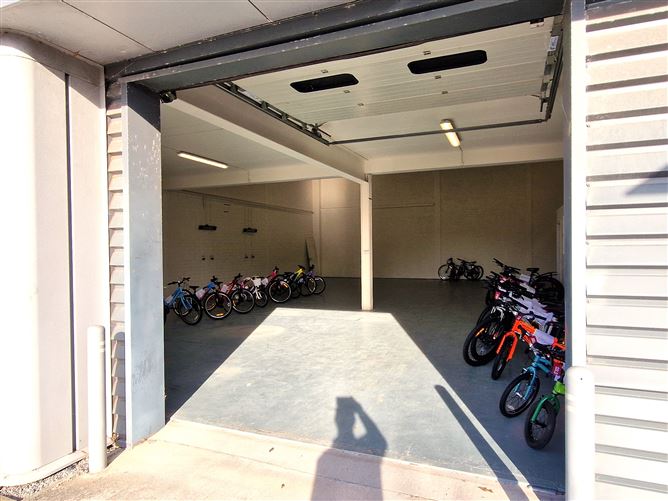 Unit B2 Fota Retail Village, Carrigtwohill, Cork