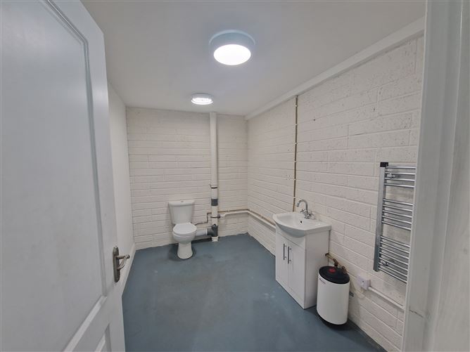 Unit B2 Fota Retail Village, Carrigtwohill, Cork