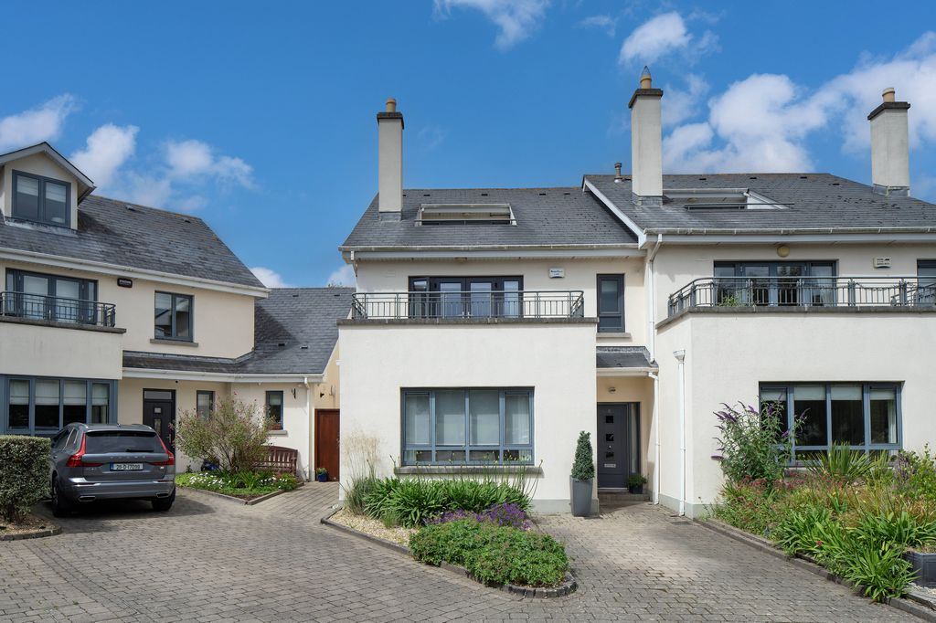 6 Corr Castle, Howth Road, Howth,   Dublin 13
