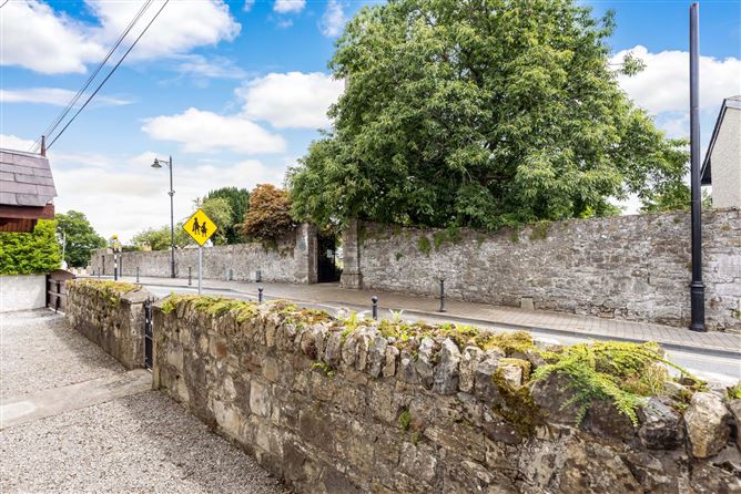 The Old Schoolhouse, Loman Street, Trim