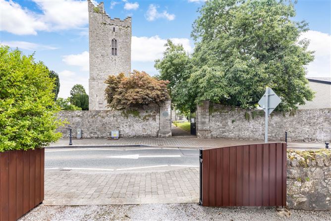 The Old Schoolhouse, Loman Street, Trim