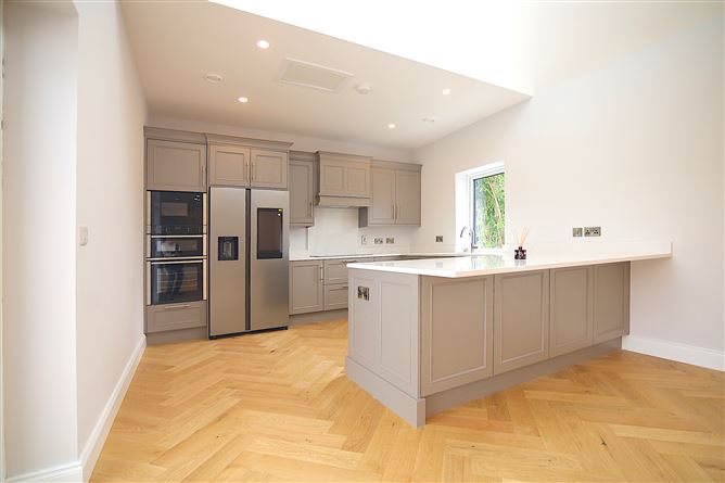https://photos-a.propertyimages.ie/media/7/3/3/5021337/33029597-50d4-4734-9dc8-626dc6459c48_l.jpg