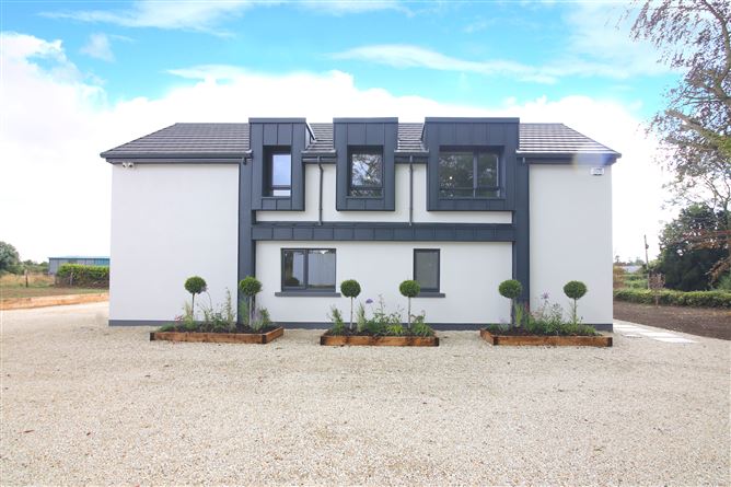 https://photos-a.propertyimages.ie/media/7/3/3/5021337/33029597-50d4-4734-9dc8-626dc6459c48_l.jpg