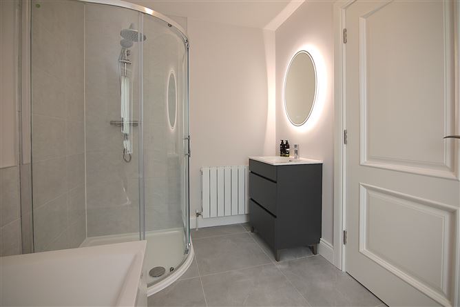 https://photos-a.propertyimages.ie/media/7/3/3/5021337/33029597-50d4-4734-9dc8-626dc6459c48_l.jpg