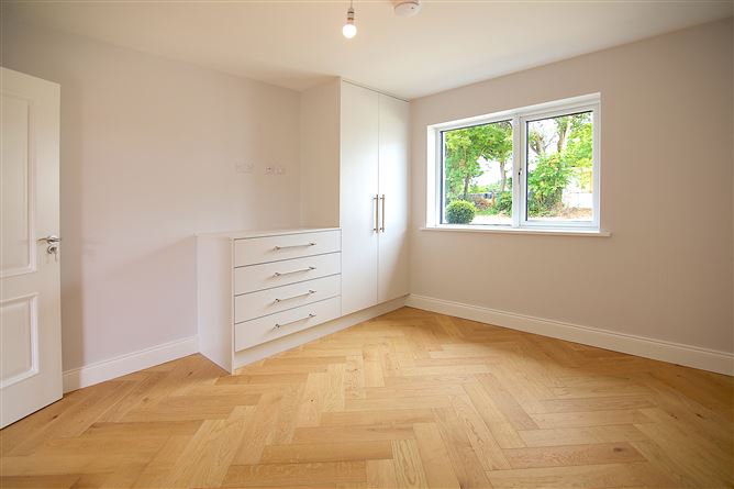 https://photos-a.propertyimages.ie/media/7/3/3/5021337/33029597-50d4-4734-9dc8-626dc6459c48_l.jpg