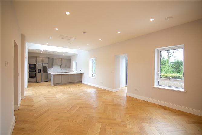 https://photos-a.propertyimages.ie/media/7/3/3/5021337/33029597-50d4-4734-9dc8-626dc6459c48_l.jpg