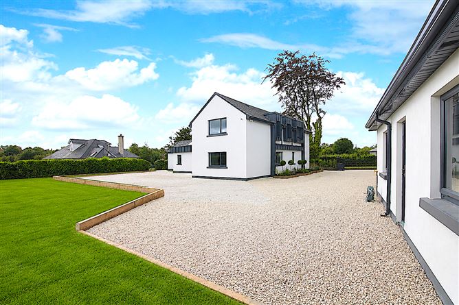https://photos-a.propertyimages.ie/media/7/3/3/5021337/33029597-50d4-4734-9dc8-626dc6459c48_l.jpg