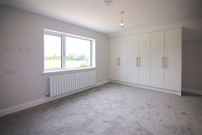 https://photos-a.propertyimages.ie/media/7/3/3/5021337/33029597-50d4-4734-9dc8-626dc6459c48_l.jpg
