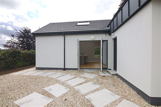 https://photos-a.propertyimages.ie/media/7/3/3/5021337/33029597-50d4-4734-9dc8-626dc6459c48_l.jpg
