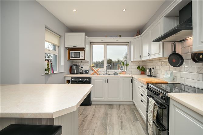 6 Woodside, Dunderrow, Kinsale, Co. Cork