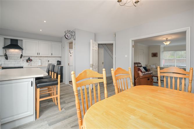 6 Woodside, Dunderrow, Kinsale, Co. Cork