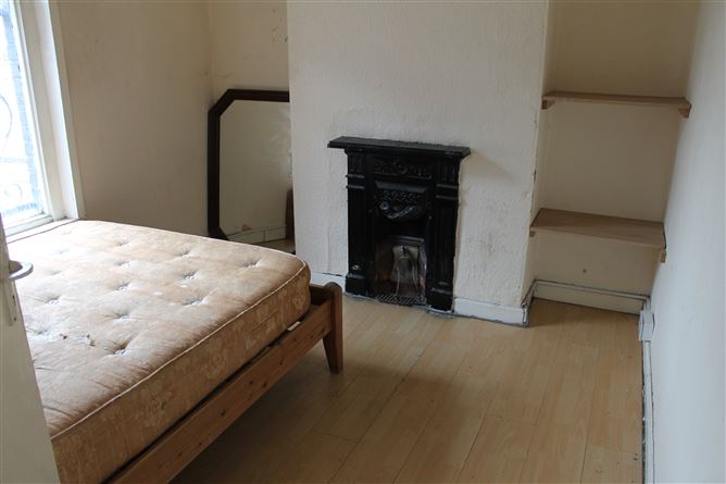 4 Poole's Terrace, Dolphins Barn,   Dublin 8