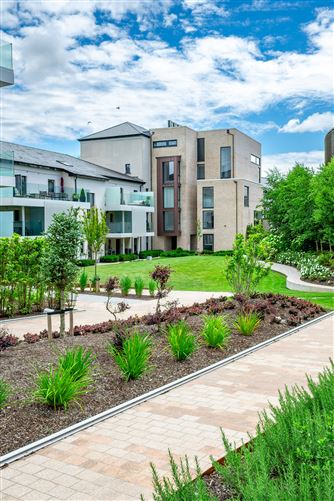 https://photos-a.propertyimages.ie/media/7/3/4/4948437/3a28e183-b008-46d2-ba25-6c3d75067886_l.jpg