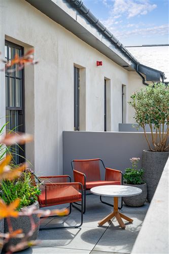 https://photos-a.propertyimages.ie/media/7/3/4/4948437/3a28e183-b008-46d2-ba25-6c3d75067886_l.jpg