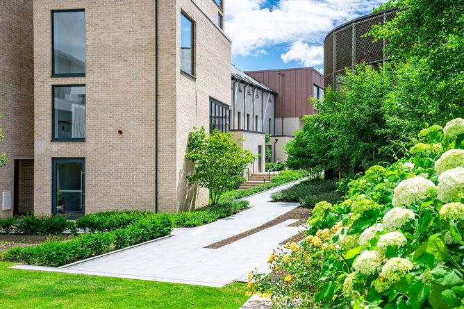 https://photos-a.propertyimages.ie/media/7/3/4/4948437/3a28e183-b008-46d2-ba25-6c3d75067886_l.jpg