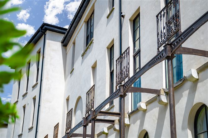 https://photos-a.propertyimages.ie/media/7/3/4/4948437/3a28e183-b008-46d2-ba25-6c3d75067886_l.jpg