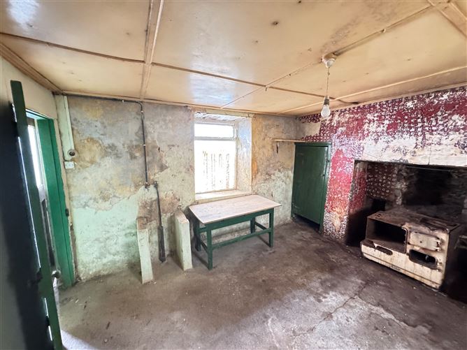 Ref 1202 - Old Farmhouse, Doory, Portmagee, Kerry