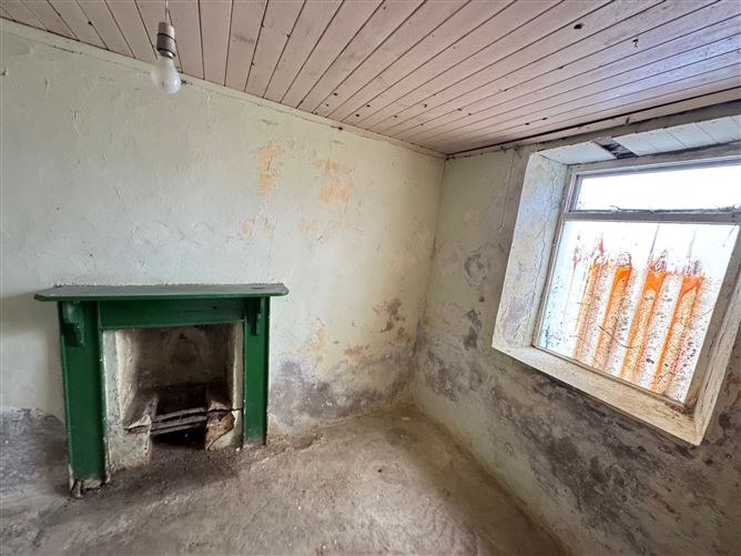Ref 1202 - Old Farmhouse, Doory, Portmagee, Kerry