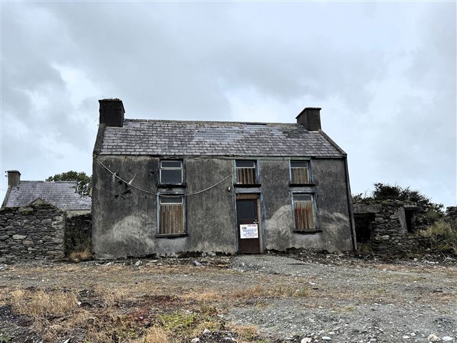 Ref 1202 - Old Farmhouse, Doory, Portmagee, Kerry