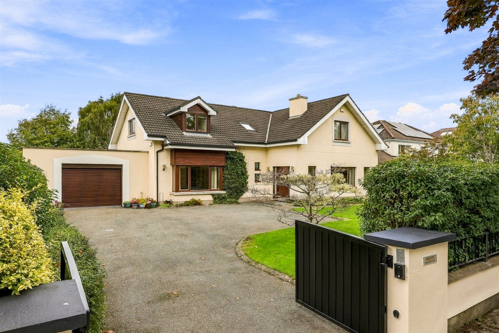 Thistledown, 10 College Park, Castleknock, Dublin 15