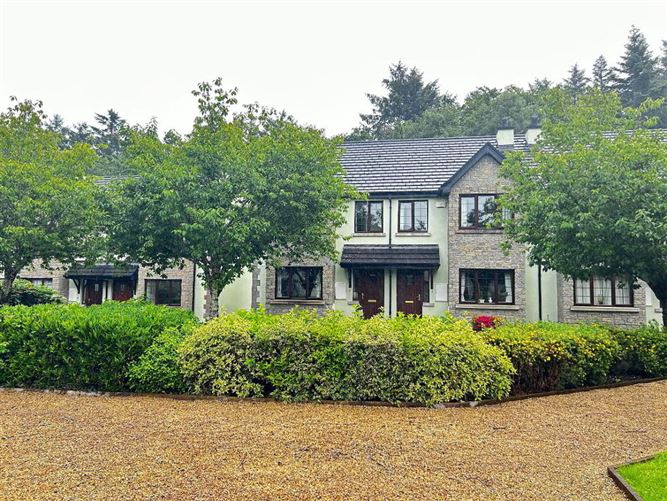 9 Mac Raghnaill, Lough Rinn, Mohill, Leitrim