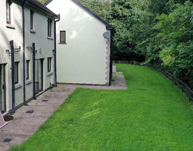 9 Mac Raghnaill, Lough Rinn, Mohill, Leitrim