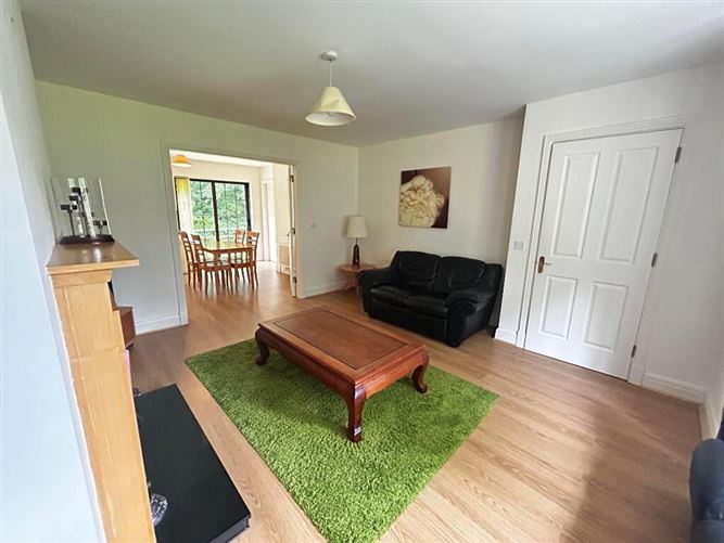 9 Mac Raghnaill, Lough Rinn, Mohill, Leitrim