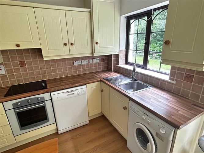 9 Mac Raghnaill, Lough Rinn, Mohill, Leitrim