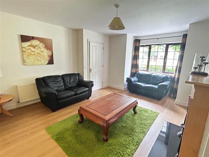9 Mac Raghnaill, Lough Rinn, Mohill, Leitrim