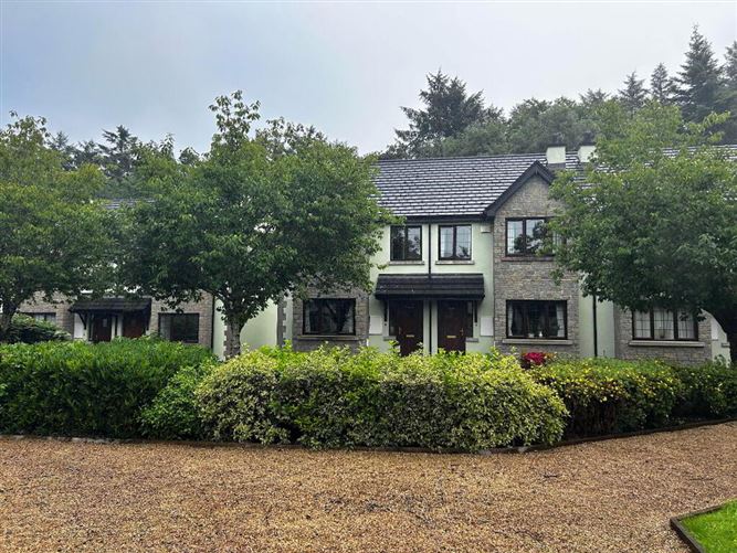 9 Mac Raghnaill, Lough Rinn, Mohill, Leitrim