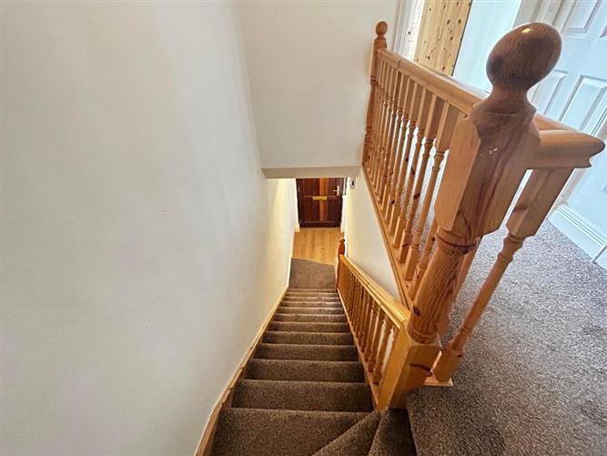 9 Mac Raghnaill, Lough Rinn, Mohill, Leitrim