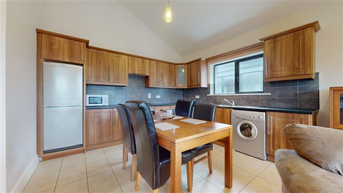 28 Cois Locha, Saleen, Castlebar, Co. Mayo