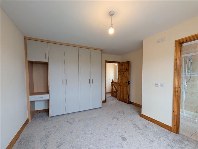 Photo 11 of 21 — 43 Springvale, Tubbercurry, Sligo