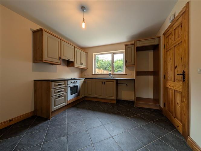 Photo 8 of 21 — 43 Springvale, Tubbercurry, Sligo