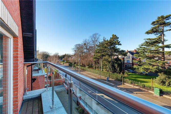 2 Norabrook, Howth Road, Clontarf