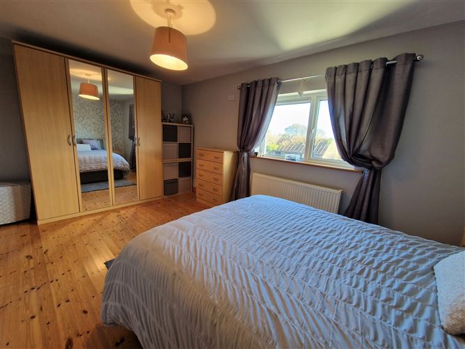 13 Lavey Manor, Charlestown, Co. Mayo