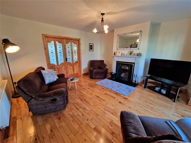 13 Lavey Manor, Charlestown, Co. Mayo