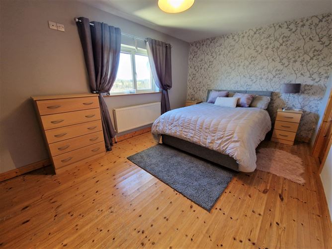 13 Lavey Manor, Charlestown, Co. Mayo