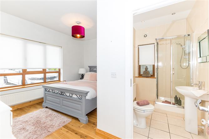 6 Fairacre, The Warren, Malahide, County Dublin