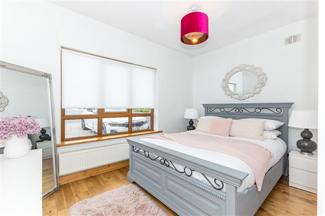 6 Fairacre, The Warren, Malahide, County Dublin