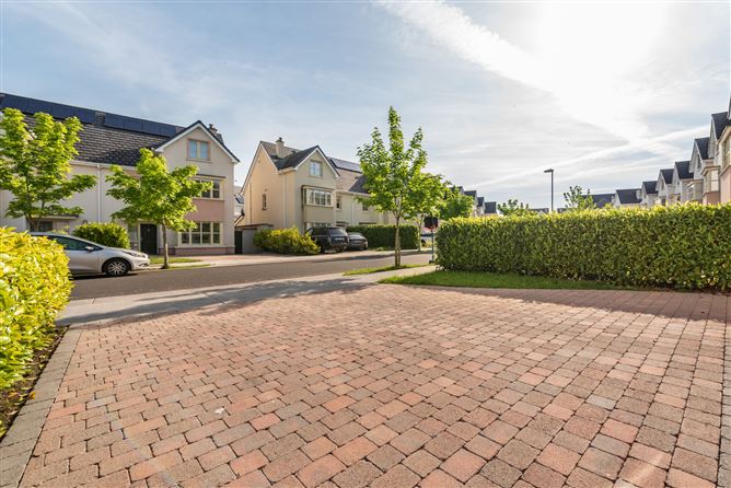 https://photos-a.propertyimages.ie/media/7/3/6/4927637/e101cc9c-9351-424f-9a65-e3d8e888d610_l.jpg