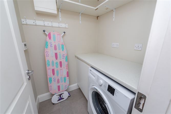 https://photos-a.propertyimages.ie/media/7/3/6/4927637/e101cc9c-9351-424f-9a65-e3d8e888d610_l.jpg