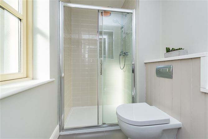 https://photos-a.propertyimages.ie/media/7/3/6/4927637/e101cc9c-9351-424f-9a65-e3d8e888d610_l.jpg