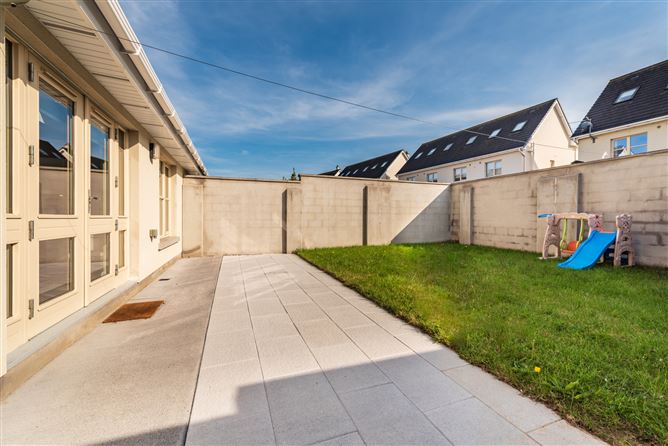 https://photos-a.propertyimages.ie/media/7/3/6/4927637/e101cc9c-9351-424f-9a65-e3d8e888d610_l.jpg