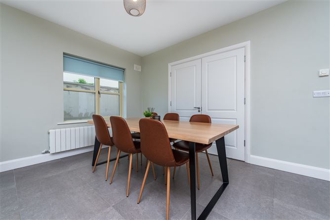 https://photos-a.propertyimages.ie/media/7/3/6/4927637/e101cc9c-9351-424f-9a65-e3d8e888d610_l.jpg