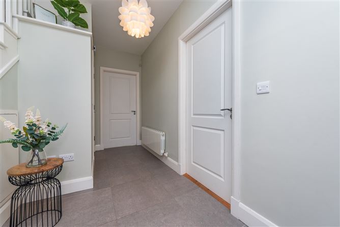 https://photos-a.propertyimages.ie/media/7/3/6/4927637/e101cc9c-9351-424f-9a65-e3d8e888d610_l.jpg