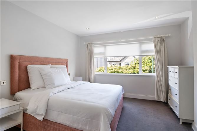 https://photos-a.propertyimages.ie/media/7/3/6/4999637/ca893d47-bbe7-4628-a493-9ff78ac5875b_l.jpg