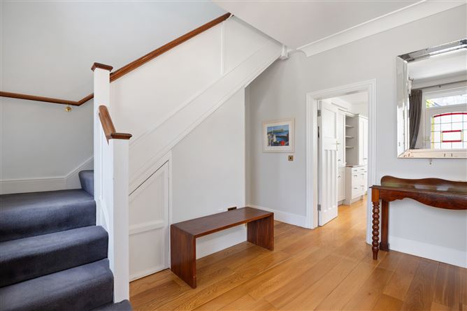 https://photos-a.propertyimages.ie/media/7/3/6/4999637/ca893d47-bbe7-4628-a493-9ff78ac5875b_l.jpg